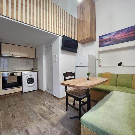 Cosy Apartment With A Sunny Balcony In Warna Exterior foto